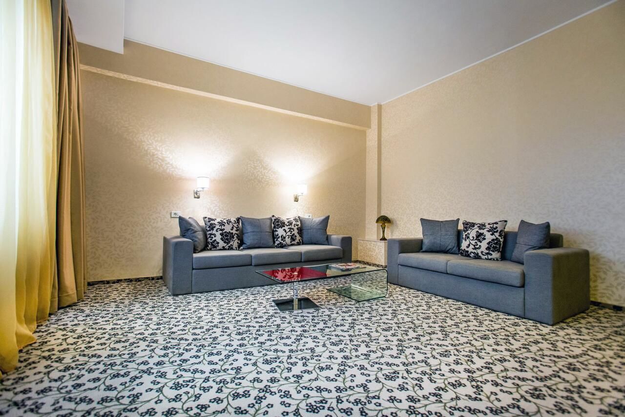 Отель Crystal Palace Hotel Бухарест-20
