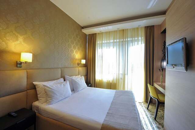 Отель Crystal Palace Hotel Бухарест-17