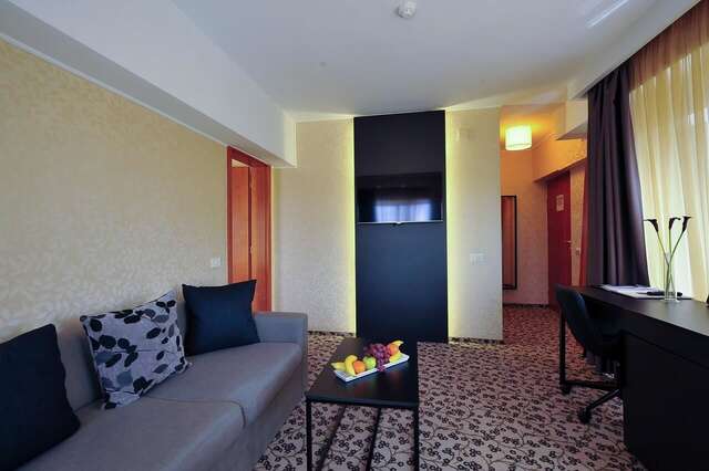 Отель Crystal Palace Hotel Бухарест-20