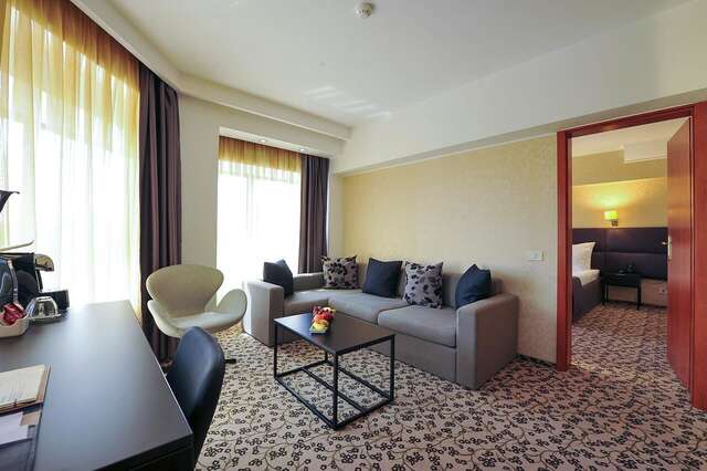 Отель Crystal Palace Hotel Бухарест-23