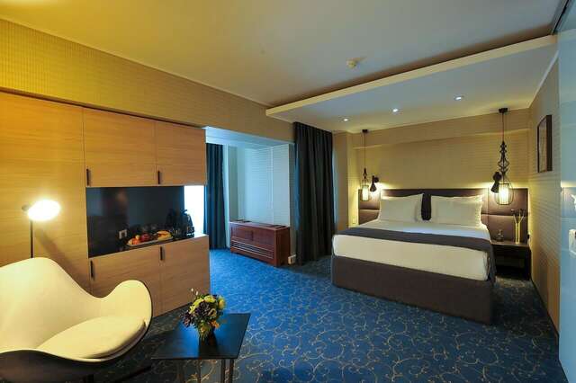 Отель Crystal Palace Hotel Бухарест-27
