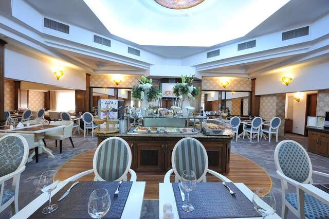 Отель Crystal Palace Hotel Бухарест-32