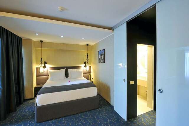 Отель Crystal Palace Hotel Бухарест-48